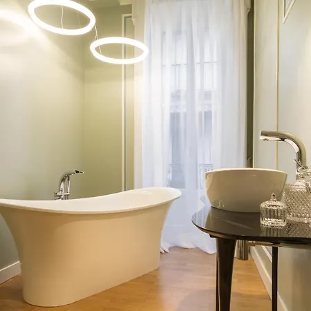 Monte Di Lenno Sleeps 8 Pool Air Con Villa *
