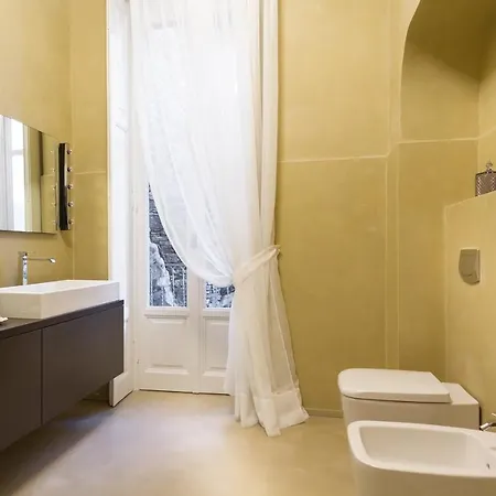 Monte Di Lenno Sleeps 8 Pool Air Con Moltrasio
