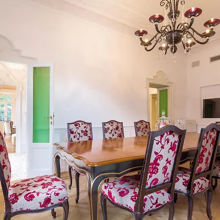 Monte Di Lenno Sleeps 8 Pool Air Con Moltrasio