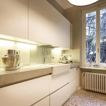 Villa Monte Di Lenno Sleeps 8 Pool Air Con Moltrasio