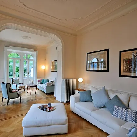 Monte Di Lenno Sleeps 8 Pool Air Con Villa Moltrasio